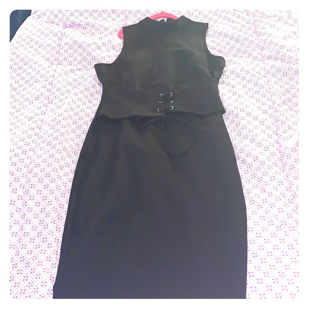 Pin up style black wiggle dress
